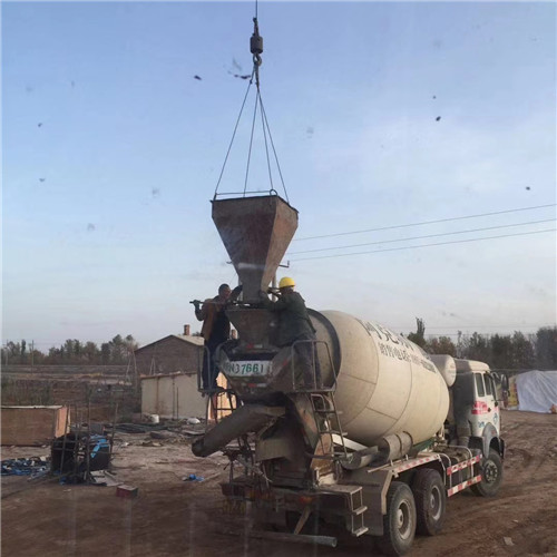 赣县区“精准瞄准”—— 吊车的 “定位导航” 技术